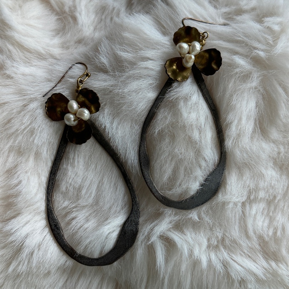 Handcrafted Silver Metal Teardrop Earrings with Gold Flower and Pearl Accents